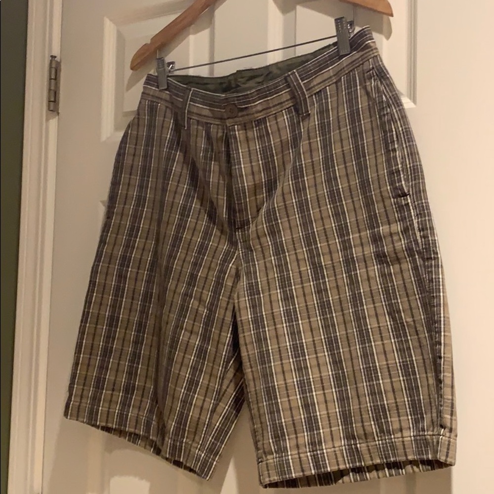 Brand new North Face plaid men’s shorts. Size 34.